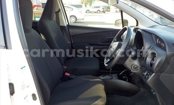 Buy Used Toyota Vitz White Car in Beitbridge in Matabeleland South Buy Used Toyota Vitz White Car in Beitbridge in Matabeleland South