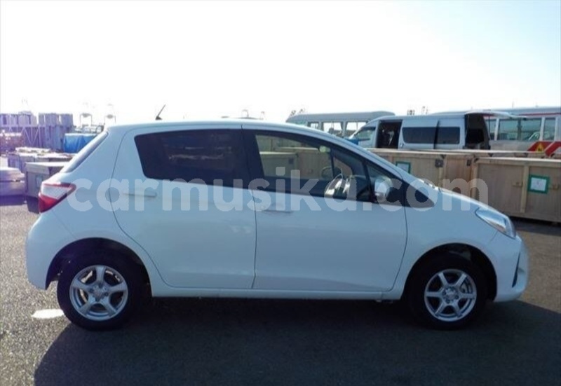 Big with watermark toyota vitz matabeleland south beitbridge 25966