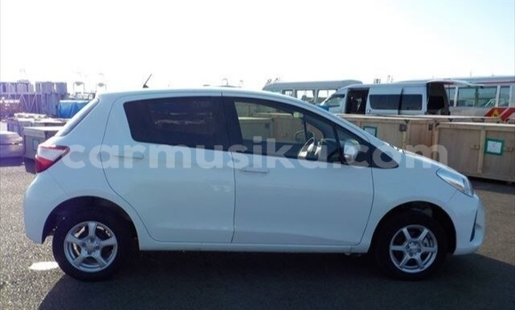 Buy Used Toyota Vitz White Car in Beitbridge in Matabeleland South Buy Used Toyota Vitz White Car in Beitbridge in Matabeleland South