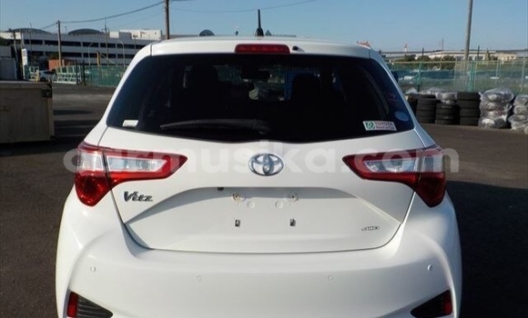 Buy Used Toyota Vitz White Car in Beitbridge in Matabeleland South Buy Used Toyota Vitz White Car in Beitbridge in Matabeleland South