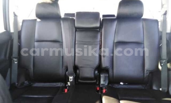 Nunua Ilio tumika Toyota Land Cruiser Prado Nyeusi Gari ndani ya Beitbridge nchini Matabeleland Kusini Nunua Ilio tumika Toyota Land Cruiser Prado Nyeusi Gari ndani ya Beitbridge nchini Matabeleland Kusini
