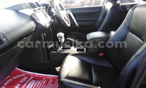Nunua Ilio tumika Toyota Land Cruiser Prado Nyeusi Gari ndani ya Beitbridge nchini Matabeleland Kusini Nunua Ilio tumika Toyota Land Cruiser Prado Nyeusi Gari ndani ya Beitbridge nchini Matabeleland Kusini