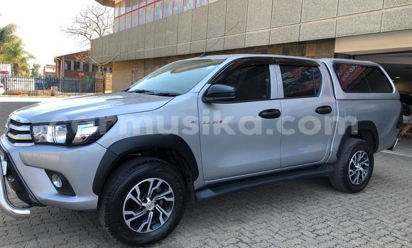 Nunua Ilio tumika Toyota Hilux Fedha Gari ndani ya Beitbridge nchini Matabeleland Kusini