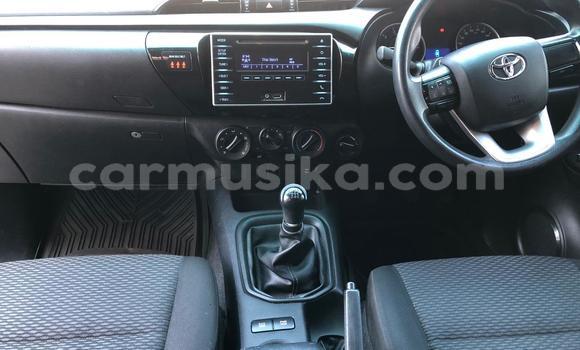 Buy Used Toyota Hilux Silver Car in Beitbridge in Matabeleland South Buy Used Toyota Hilux Silver Car in Beitbridge in Matabeleland South