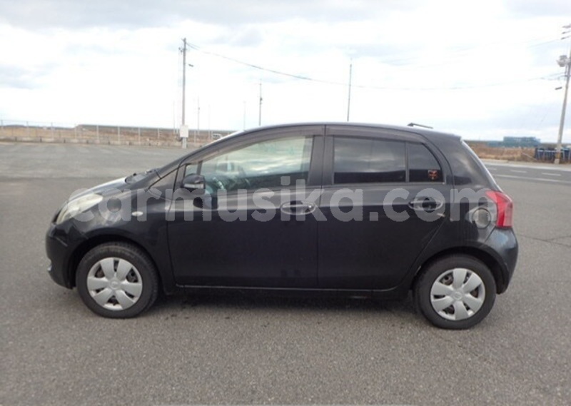 Big with watermark toyota vitz matabeleland south beitbridge 25982