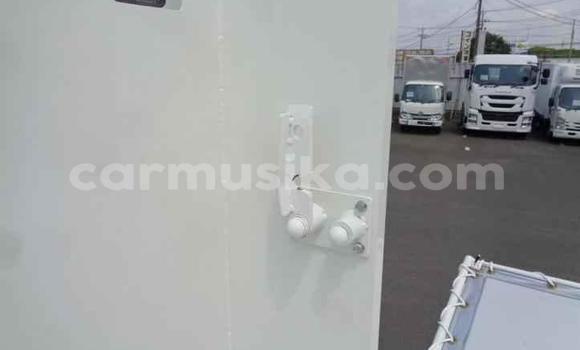 Acheter Import Utilitaire Hino Ranger Blanc à Beitbridge, Matabeleland South Acheter Import Utilitaire Hino Ranger Blanc à Beitbridge, Matabeleland South