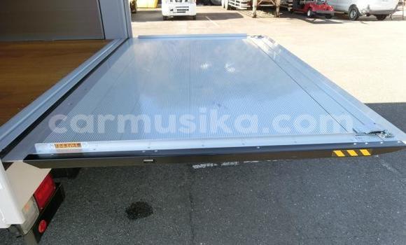 Acheter Import Utilitaire Hino Ranger Blanc à Beitbridge, Matabeleland South Acheter Import Utilitaire Hino Ranger Blanc à Beitbridge, Matabeleland South