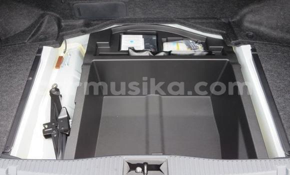 Buy Import Toyota Crown White Car in Beitbridge in Matabeleland South Buy Import Toyota Crown White Car in Beitbridge in Matabeleland South