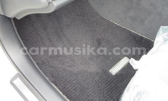 Buy Import Toyota Crown White Car in Beitbridge in Matabeleland South Buy Import Toyota Crown White Car in Beitbridge in Matabeleland South