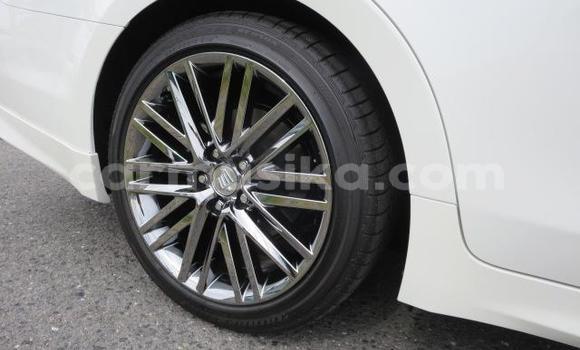 Buy Import Toyota Crown White Car in Beitbridge in Matabeleland South Buy Import Toyota Crown White Car in Beitbridge in Matabeleland South