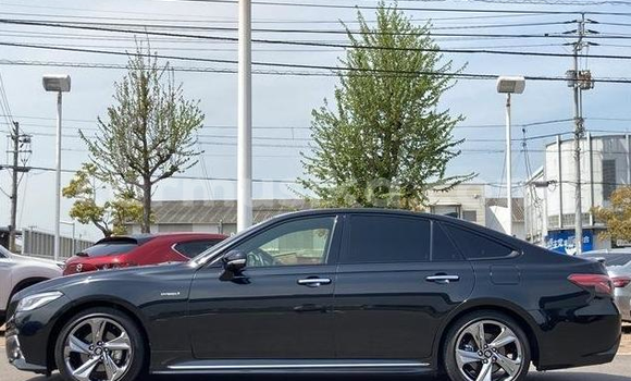 Tenga Tsaru Toyota Crown Nhema Mota in Beitbridge in Matabeleland South Tenga Tsaru Toyota Crown Nhema Mota in Beitbridge in Matabeleland South