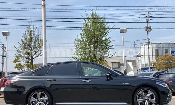 Tenga Tsaru Toyota Crown Nhema Mota in Beitbridge in Matabeleland South Tenga Tsaru Toyota Crown Nhema Mota in Beitbridge in Matabeleland South