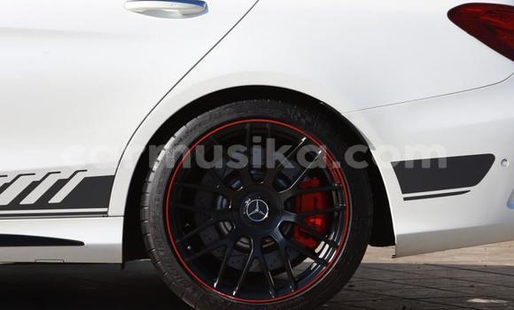 Acheter Import Voiture Mercedes‒Benz C-klasse AMG Blanc à Beitbridge, Matabeleland South Acheter Import Voiture Mercedes‒Benz C-klasse AMG Blanc à Beitbridge, Matabeleland South