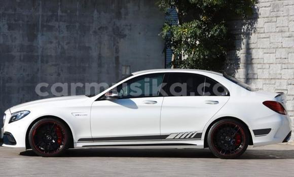 Acheter Import Voiture Mercedes‒Benz C-klasse AMG Blanc à Beitbridge, Matabeleland South Acheter Import Voiture Mercedes‒Benz C-klasse AMG Blanc à Beitbridge, Matabeleland South
