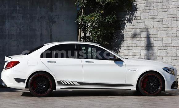 Acheter Import Voiture Mercedes‒Benz C-klasse AMG Blanc à Beitbridge, Matabeleland South Acheter Import Voiture Mercedes‒Benz C-klasse AMG Blanc à Beitbridge, Matabeleland South
