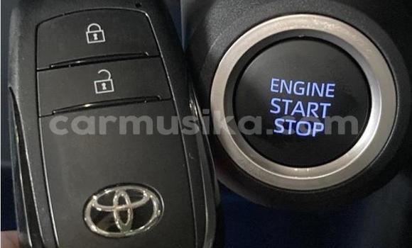 Acheter Import Voiture Toyota Harrier Blanc à Beitbridge, Matabeleland South Acheter Import Voiture Toyota Harrier Blanc à Beitbridge, Matabeleland South