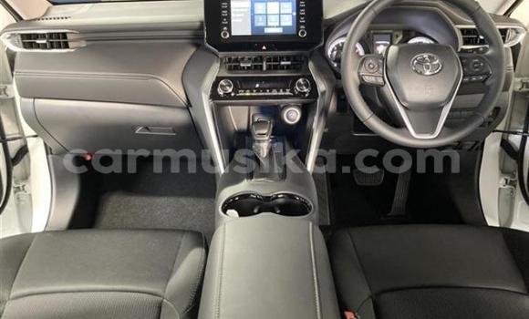 Acheter Import Voiture Toyota Harrier Blanc à Beitbridge, Matabeleland South Acheter Import Voiture Toyota Harrier Blanc à Beitbridge, Matabeleland South