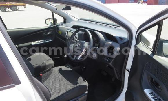 Acheter Import Voiture Toyota Vitz Blanc à Beitbridge, Matabeleland South Acheter Import Voiture Toyota Vitz Blanc à Beitbridge, Matabeleland South
