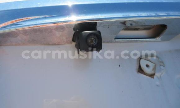 Acheter Import Voiture Toyota Vitz Blanc à Beitbridge, Matabeleland South Acheter Import Voiture Toyota Vitz Blanc à Beitbridge, Matabeleland South