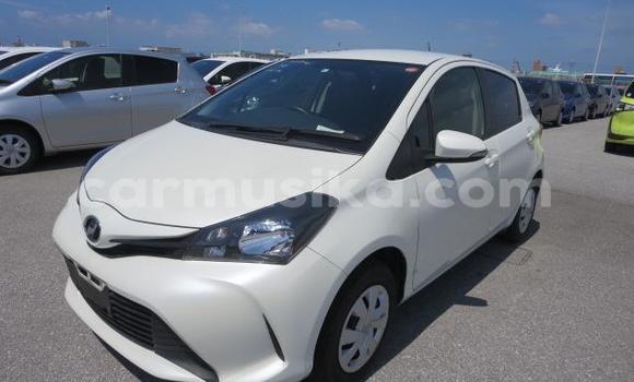 Acheter Import Voiture Toyota Vitz Blanc à Beitbridge, Matabeleland South Acheter Import Voiture Toyota Vitz Blanc à Beitbridge, Matabeleland South