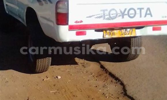 Buy Used Toyota Hilux White Car in Alexandra Park in Harare Buy Used Toyota Hilux White Car in Alexandra Park in Harare