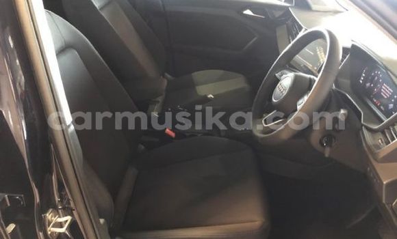 Nunua Ilio tumika Audi A1 Nyeusi Gari ndani ya Beitbridge nchini Matabeleland Kusini Nunua Ilio tumika Audi A1 Nyeusi Gari ndani ya Beitbridge nchini Matabeleland Kusini