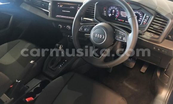 Nunua Ilio tumika Audi A1 Nyeusi Gari ndani ya Beitbridge nchini Matabeleland Kusini Nunua Ilio tumika Audi A1 Nyeusi Gari ndani ya Beitbridge nchini Matabeleland Kusini