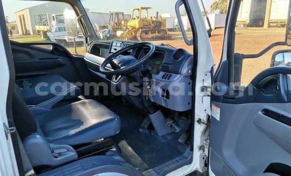 Acheter Occasion Utilitaire Mitsubishi Fuso Blanc à Beitbridge, Matabeleland South Acheter Occasion Utilitaire Mitsubishi Fuso Blanc à Beitbridge, Matabeleland South
