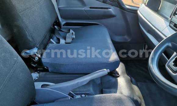 Acheter Occasion Utilitaire Mitsubishi Fuso Blanc à Beitbridge, Matabeleland South Acheter Occasion Utilitaire Mitsubishi Fuso Blanc à Beitbridge, Matabeleland South