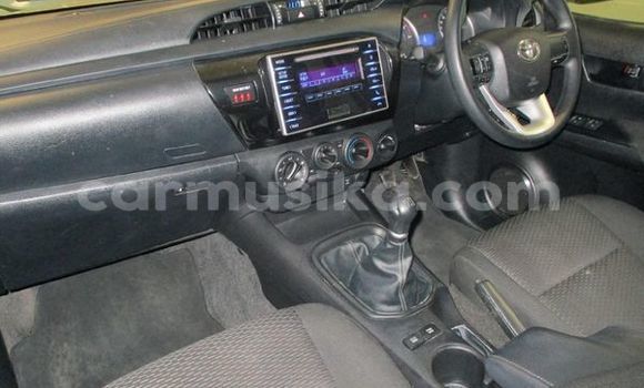 Acheter Occasion Voiture Toyota Hilux Blanc à Beitbridge, Matabeleland South Acheter Occasion Voiture Toyota Hilux Blanc à Beitbridge, Matabeleland South