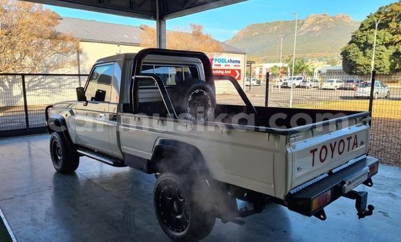 Tenga Tsaru Toyota Land Cruiser Chena Mota in Beitbridge in Matabeleland South Tenga Tsaru Toyota Land Cruiser Chena Mota in Beitbridge in Matabeleland South