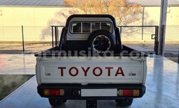 Tenga Tsaru Toyota Land Cruiser Chena Mota in Beitbridge in Matabeleland South Tenga Tsaru Toyota Land Cruiser Chena Mota in Beitbridge in Matabeleland South