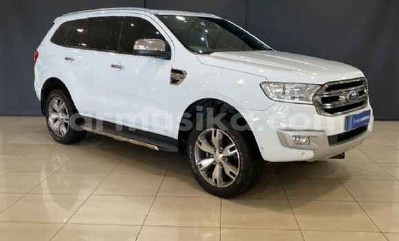 Acheter Occasion Voiture Ford Everest Blanc à Beitbridge, Matabeleland South