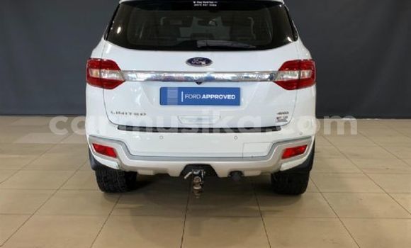 Acheter Occasion Voiture Ford Everest Blanc à Beitbridge, Matabeleland South Acheter Occasion Voiture Ford Everest Blanc à Beitbridge, Matabeleland South