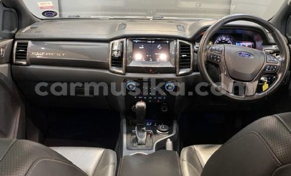 Acheter Occasion Voiture Ford Everest Blanc à Beitbridge, Matabeleland South Acheter Occasion Voiture Ford Everest Blanc à Beitbridge, Matabeleland South