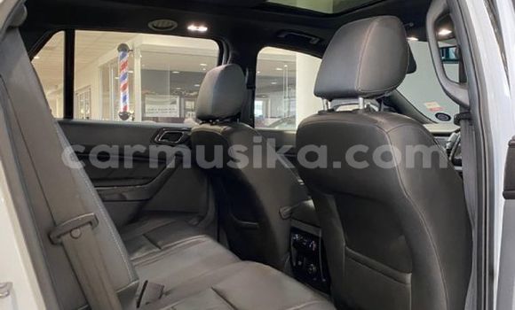 Acheter Occasion Voiture Ford Everest Blanc à Beitbridge, Matabeleland South Acheter Occasion Voiture Ford Everest Blanc à Beitbridge, Matabeleland South