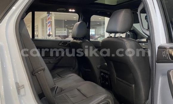 Acheter Occasion Voiture Ford Everest Blanc à Beitbridge, Matabeleland South Acheter Occasion Voiture Ford Everest Blanc à Beitbridge, Matabeleland South