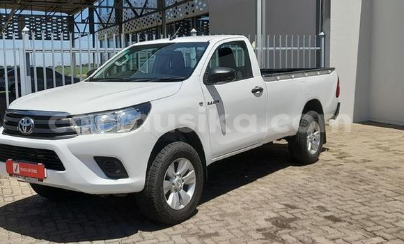 Tenga Tsaru Toyota Hilux Chena Mota in Beitbridge in Matabeleland South
