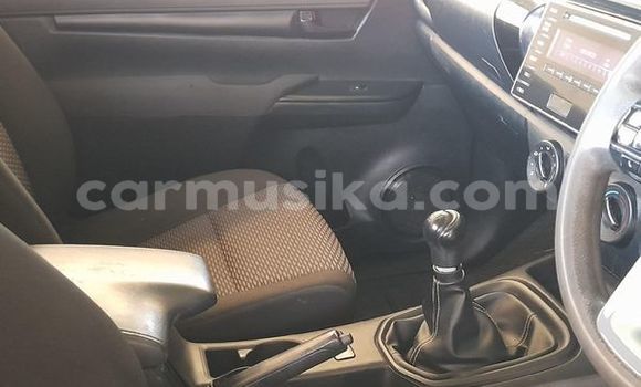 Acheter Occasion Voiture Toyota Hilux Blanc à Beitbridge, Matabeleland South Acheter Occasion Voiture Toyota Hilux Blanc à Beitbridge, Matabeleland South