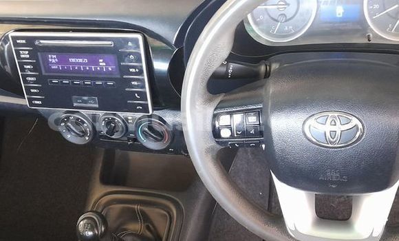 Acheter Occasion Voiture Toyota Hilux Blanc à Beitbridge, Matabeleland South Acheter Occasion Voiture Toyota Hilux Blanc à Beitbridge, Matabeleland South