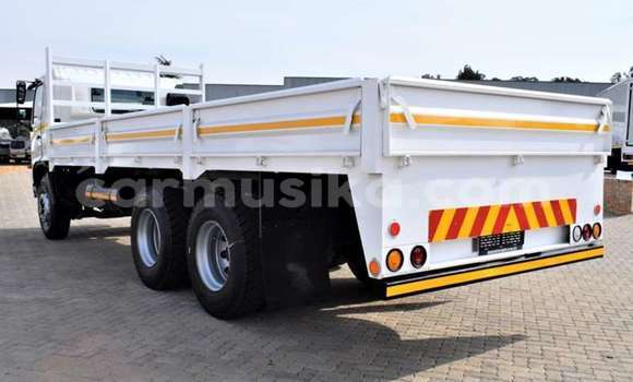 Acheter Occasion Utilitaire Hino 300 Series Blanc à Beitbridge, Matabeleland South Acheter Occasion Utilitaire Hino 300 Series Blanc à Beitbridge, Matabeleland South