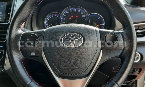 Acheter Occasion Voiture Toyota Yaris Gris à Beitbridge, Matabeleland South Acheter Occasion Voiture Toyota Yaris Gris à Beitbridge, Matabeleland South