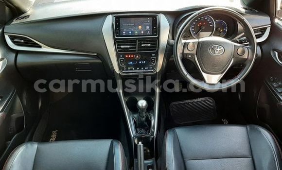 Acheter Occasion Voiture Toyota Yaris Gris à Beitbridge, Matabeleland South Acheter Occasion Voiture Toyota Yaris Gris à Beitbridge, Matabeleland South