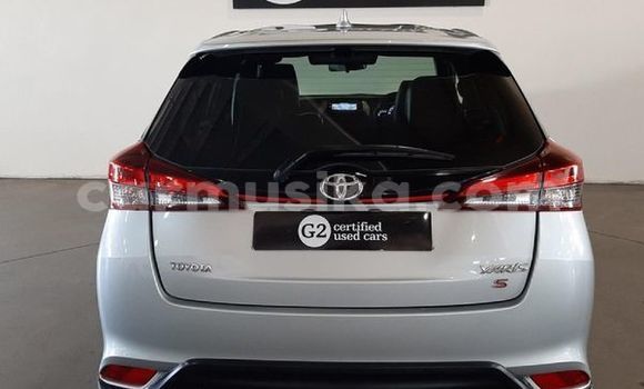 Acheter Occasion Voiture Toyota Yaris Gris à Beitbridge, Matabeleland South Acheter Occasion Voiture Toyota Yaris Gris à Beitbridge, Matabeleland South