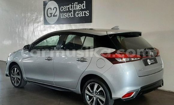 Acheter Occasion Voiture Toyota Yaris Gris à Beitbridge, Matabeleland South Acheter Occasion Voiture Toyota Yaris Gris à Beitbridge, Matabeleland South