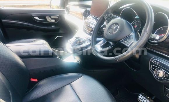 Acheter Occasion Utilitaire Mercedes‒Benz Vito Noir à Beitbridge, Matabeleland South Acheter Occasion Utilitaire Mercedes‒Benz Vito Noir à Beitbridge, Matabeleland South