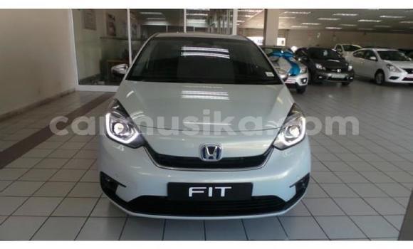 Buy Used Honda Fit White Car in Beitbridge in Matabeleland South