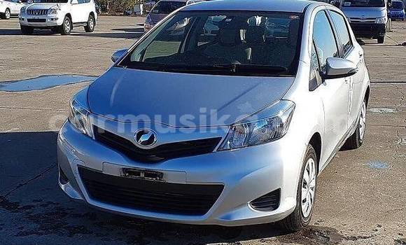 Acheter Occasion Voiture Toyota Vitz Gris à Beitbridge, Matabeleland South Acheter Occasion Voiture Toyota Vitz Gris à Beitbridge, Matabeleland South