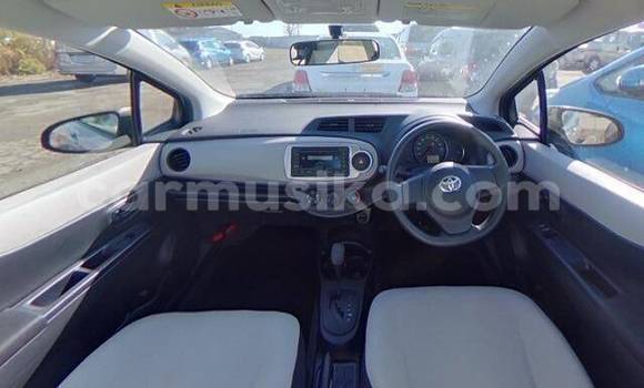 Acheter Occasion Voiture Toyota Vitz Gris à Beitbridge, Matabeleland South Acheter Occasion Voiture Toyota Vitz Gris à Beitbridge, Matabeleland South