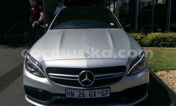 Tenga Tsaru Mercedes-Benz C-Classe Sirivha Mota in Beitbridge in Matabeleland South Tenga Tsaru Mercedes-Benz C-Classe Sirivha Mota in Beitbridge in Matabeleland South